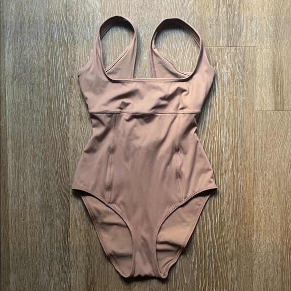 SKIMS Sculpting Swim Tank One Piece Swimsuit Sienna Nude size Small - Picture 4 of 7